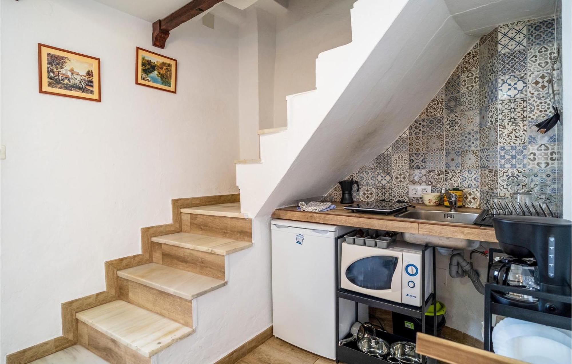 Stunning Apartment In Ubrique With Kitchenette Dış mekan fotoğraf